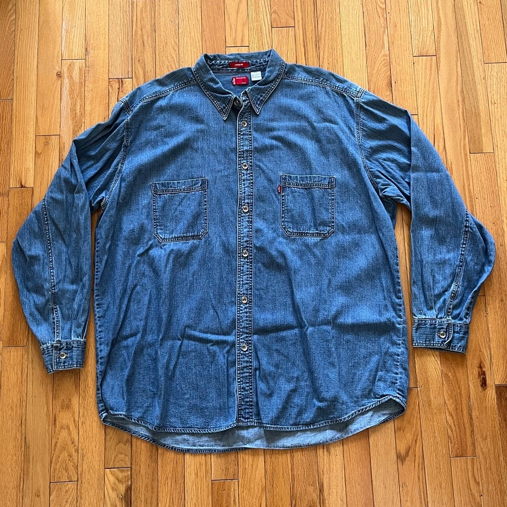 VTG Y2K Levi's Denim Shirt Loose Fit Medium Wash Metal Buttons Chest Pockets